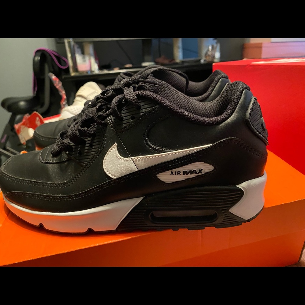 Black Nike Air Max